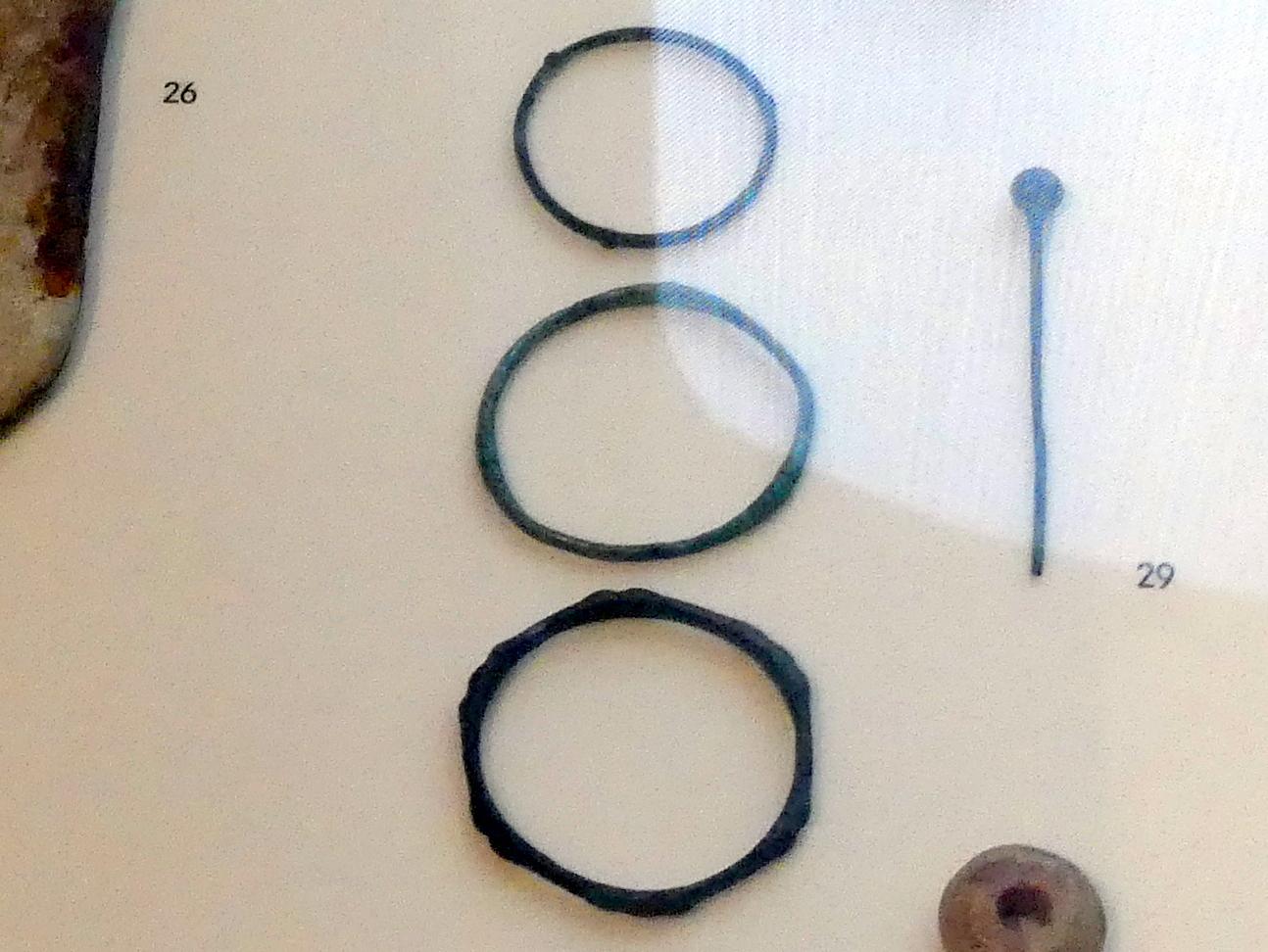 Knotenarmringe, Frühlatènezeit A, 700 - 100 v. Chr.