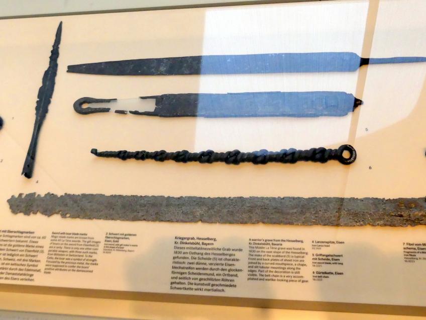 Schwert mit goldenen Eberschlagmarken, Latènezeit, 700 - 1 v. Chr., Bild 2/4