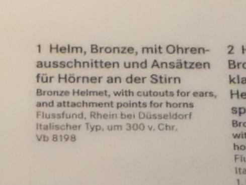 Helm mit Ohrenausschnitten und Ansätzen für Hörner an der Stirn, Latènezeit, 700 - 1 v. Chr., 300 v. Chr., Bild 3/3