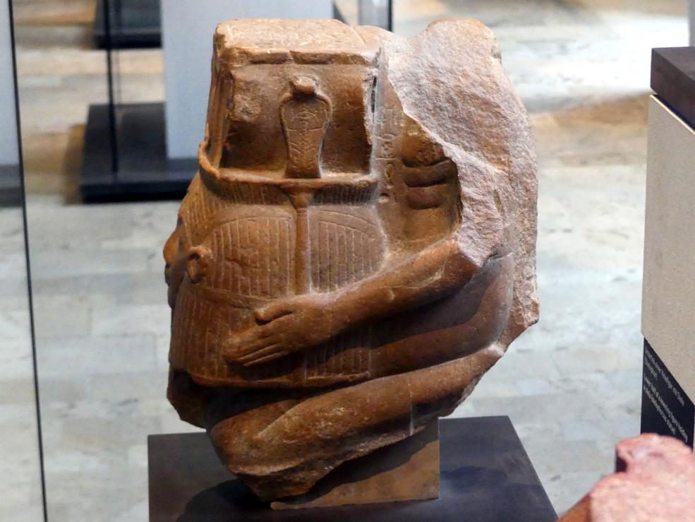 Kniefigur des königlichen Schreibers Rechmire mit Symbol der Göttin Hathor, 18. Dynastie, Undatiert, 1400 v. Chr., Bild 3/5