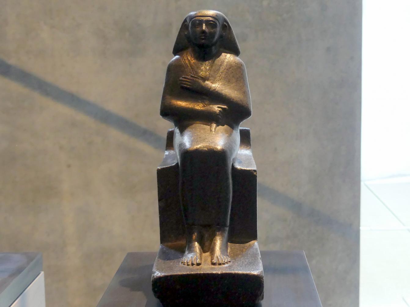 Sitzfigur des Iahmes, Vorsteher der Speicher des Gottes Amun, 18. Dynastie, Undatiert, 1480 v. Chr., Bild 1/3