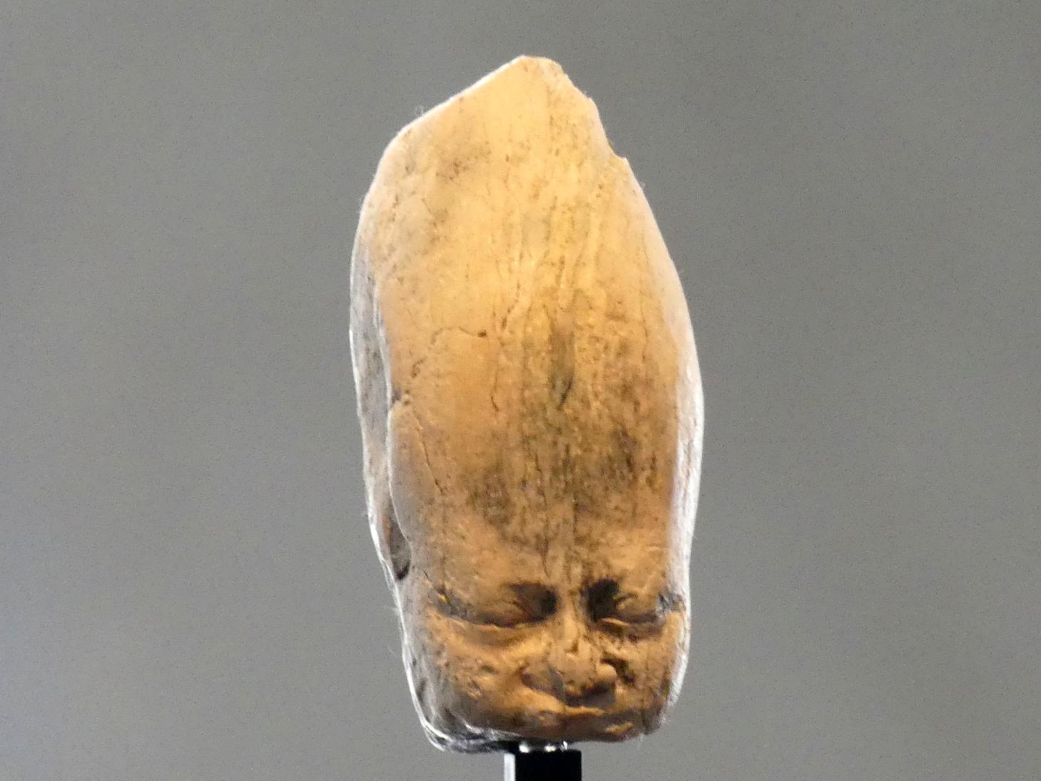 Statuenköpfchen des Pharao Cheops, 4. Dynastie, Undatiert, 2600 v. Chr., Bild 1/4