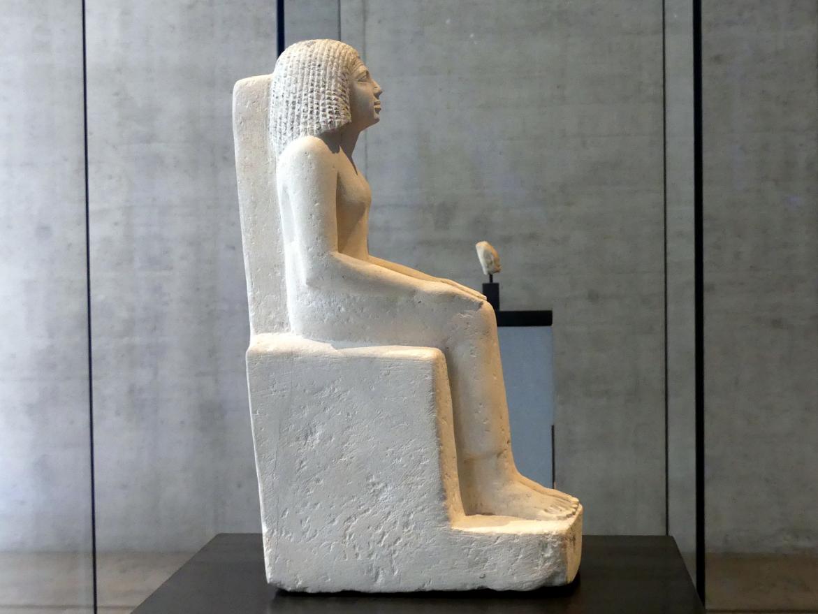 Sitzfigur der Königstochter Nefret-jabet, 4. Dynastie, 2462 - 2353 v. Chr., 2580 v. Chr., Bild 2/5