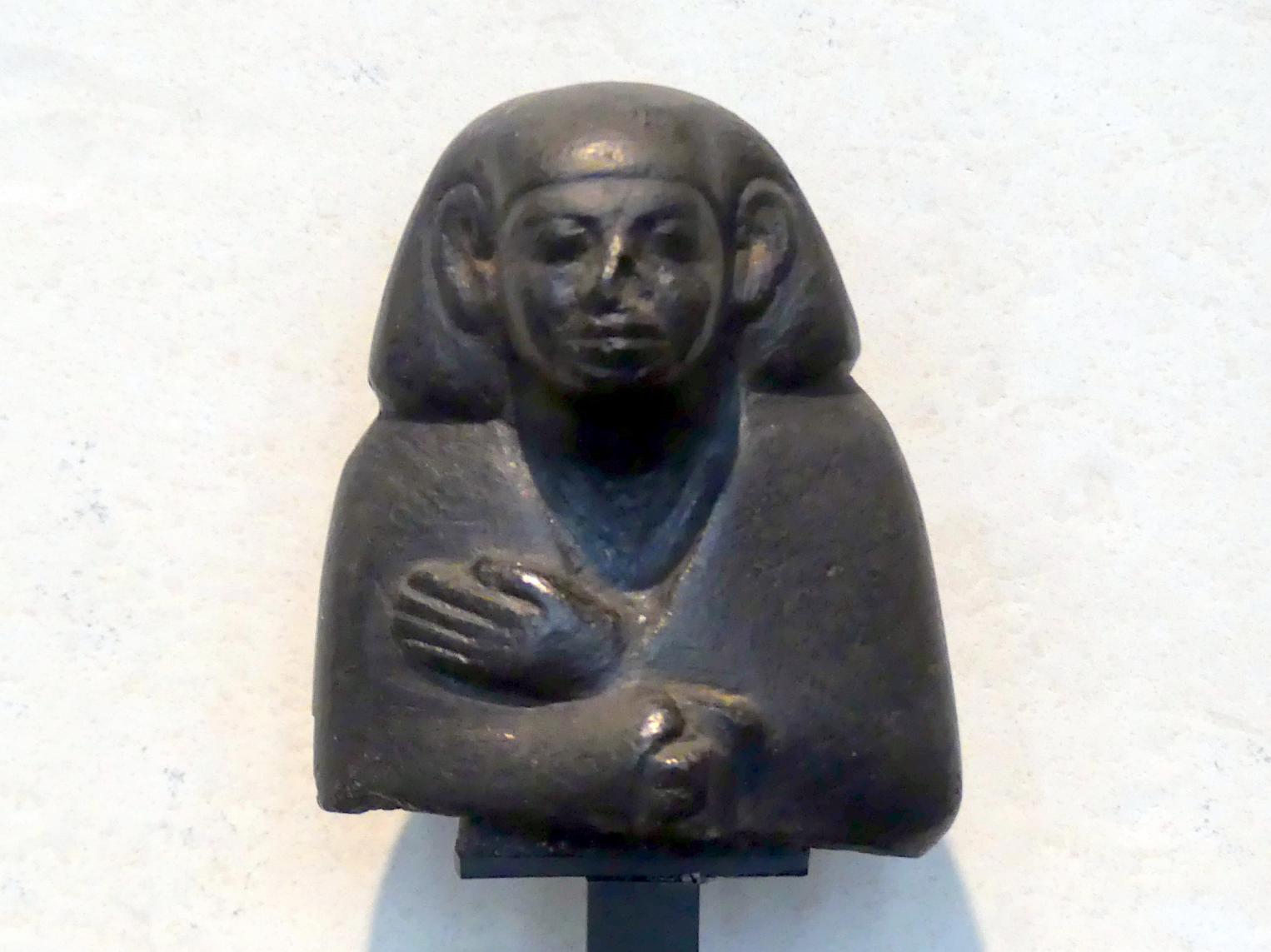 Oberteil einer Mantelstatue eines Mannes, 12. Dynastie, 1803 - 1634 v. Chr., 1800 v. Chr.