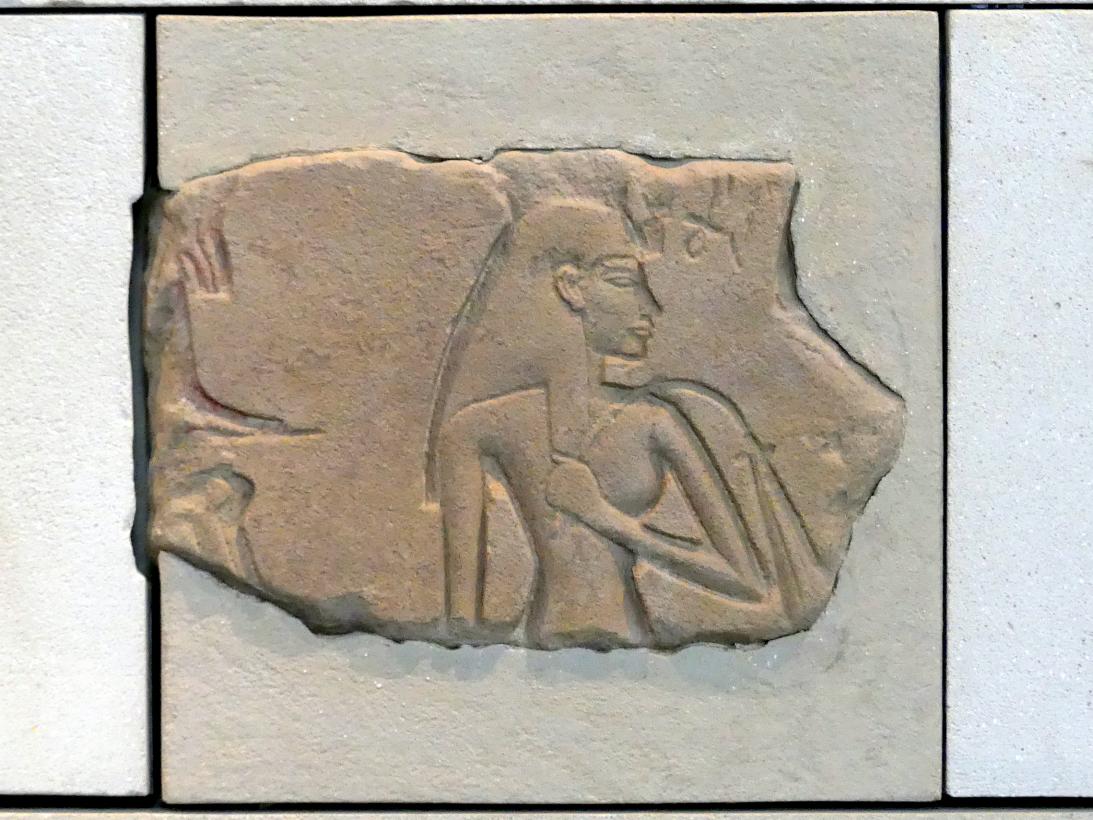 Fragmente von Tempelreliefs mit Szenen des höfischen Lebens, 18. Dynastie, Undatiert, 1350 - 1340 v. Chr., Bild 7/17