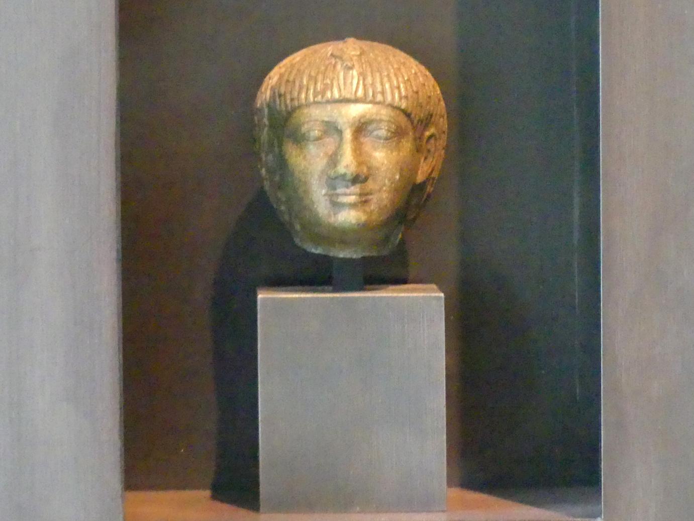 Kopf einer Statue des Pharao Osorkon I., 22. Dynastie, Undatiert, 900 v. Chr., Bild 2/3