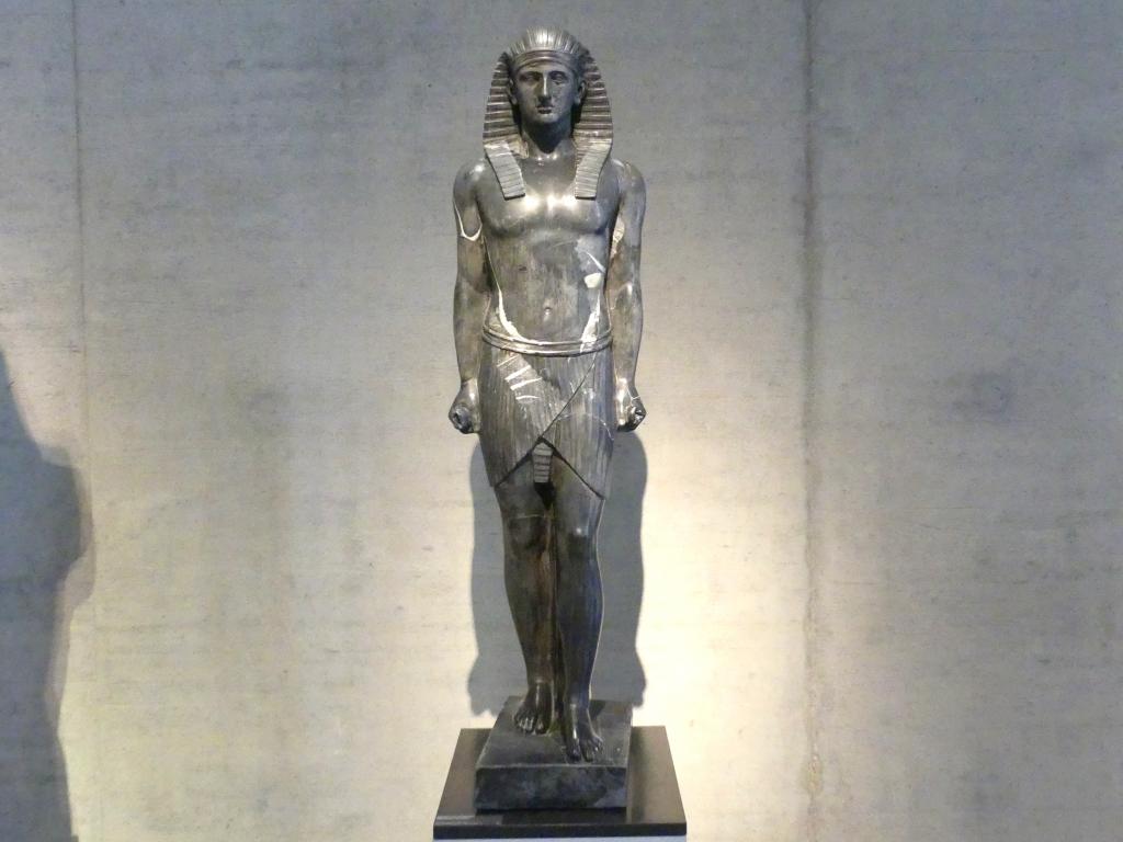 Ägyptisierende Königsstatue, Römische Kaiserzeit, 27 v. Chr. - 54 n. Chr., 135, Bild 1/5
