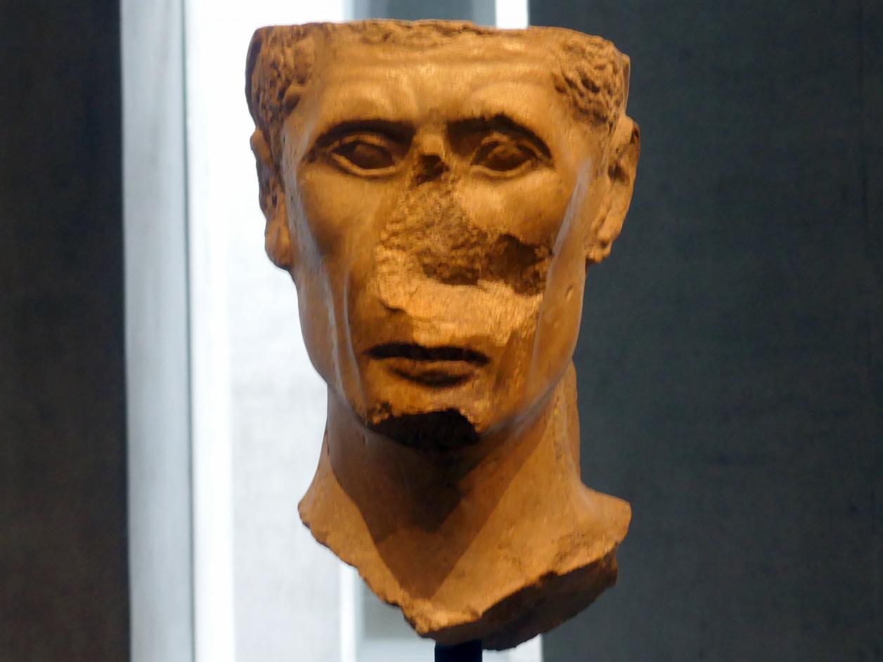Kopf einer Priesterstatue, Römische Kaiserzeit, 27 v. Chr. - 54 n. Chr., 50 - 100, Bild 1/4