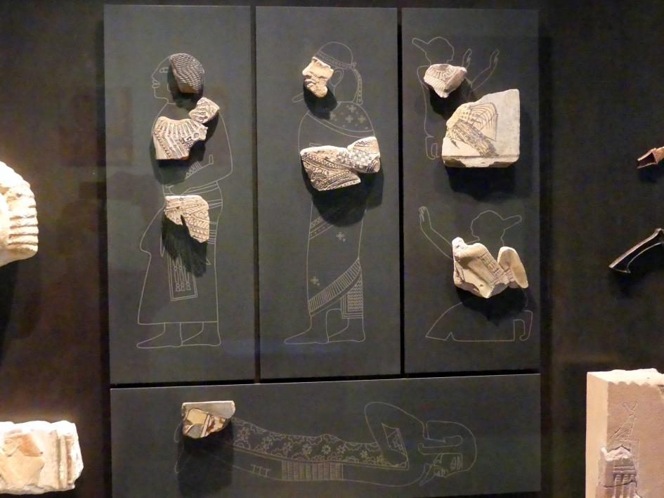 Teile von Fliesen mit Darstellungen von unterworfenen Nubiern und Syrern, 19. Dynastie, 953 - 887 v. Chr., 1290 - 1200 v. Chr., Bild 1/2