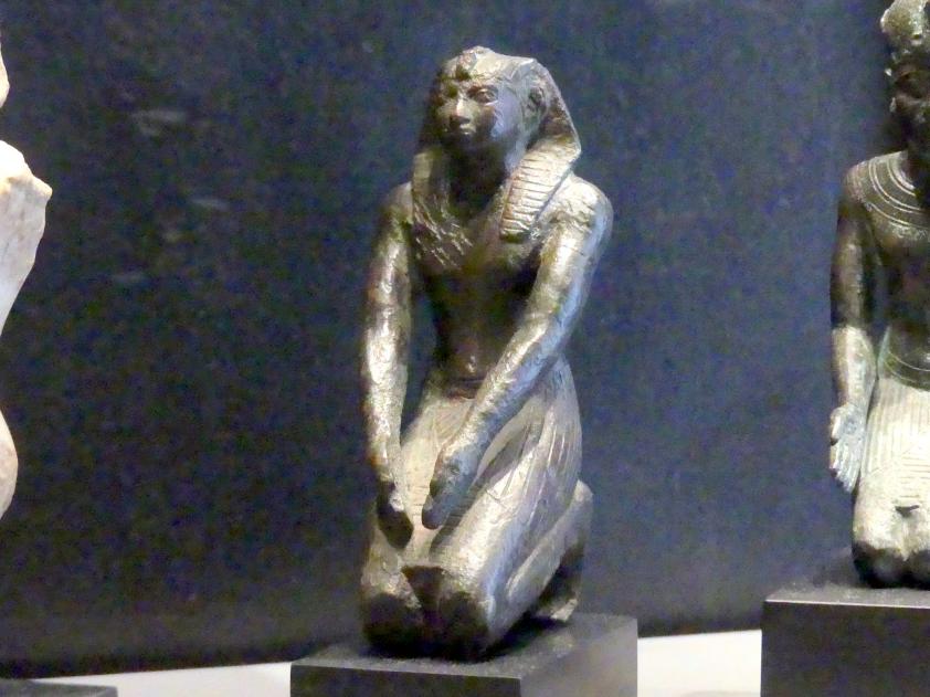 Statuette eines opfernden Pharao mit Königskopftuch, 22. Dynastie, 821 - 690 v. Chr., 900 v. Chr.
