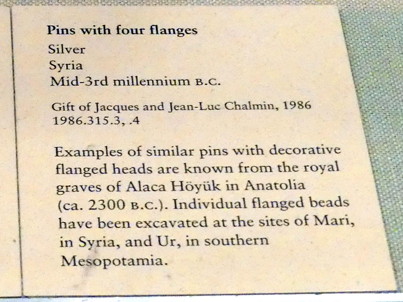 Nadeln mit vier Flanschen, 2500 v. Chr., Bild 2/2