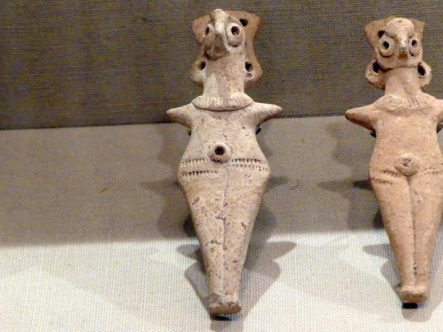 Nackte weibliche Figur, 2000 - 1800 v. Chr., Bild 1/2