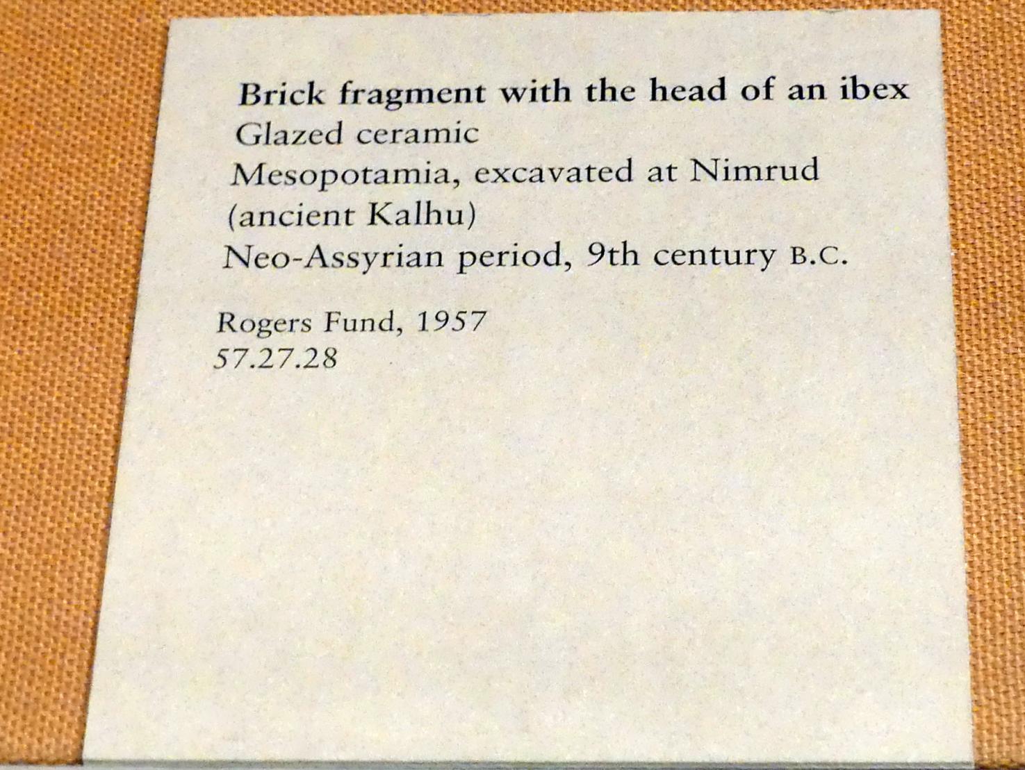 Ziegelfragment mit dem Kopf eines Steinbocks, Neuassyrisches Großreich, 1500 - 600 v. Chr., 900 - 800 v. Chr., Bild 2/2