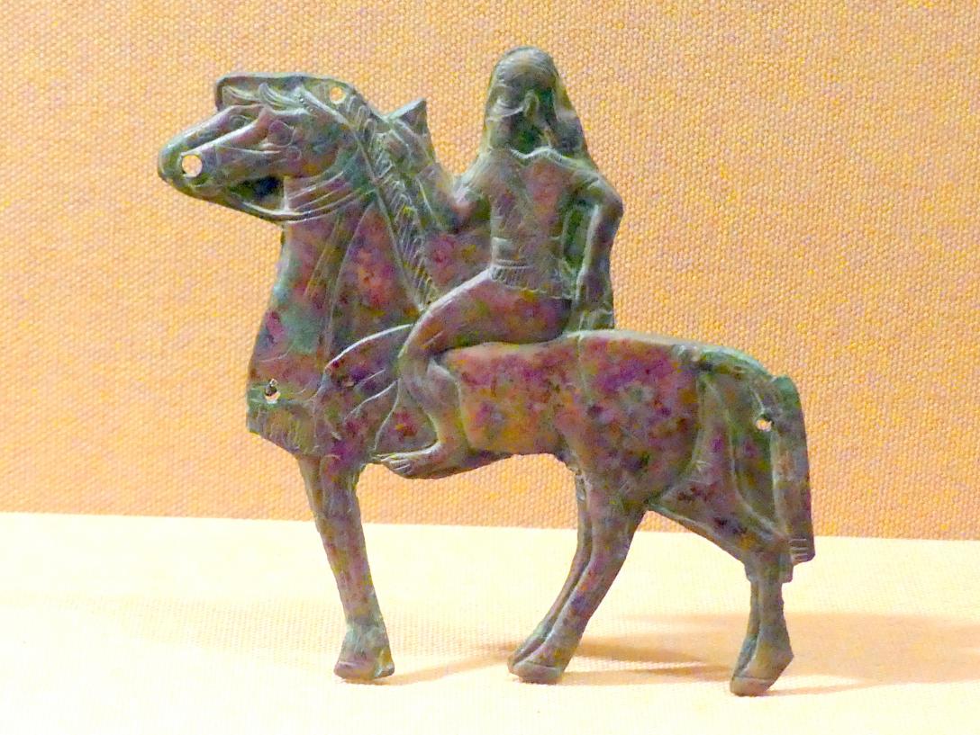 Plakette eines Pferdes mit Reiter, Neuassyrisches Großreich, 1500 - 600 v. Chr., 900 - 800 v. Chr.