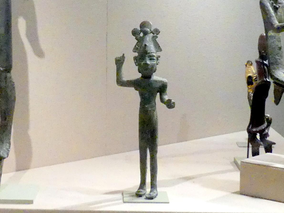 Schlagender Gott mit ägyptischer Atef-Krone, 1500 - 1300 v. Chr., Bild 1/2