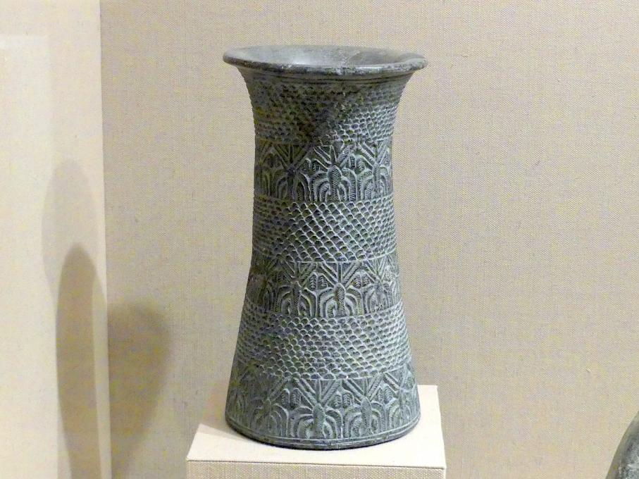 Vase mit überlappendem Muster und drei Palmenbändern, Frühe Bronzezeit, 3365 - 1200 v. Chr., 2700 - 2350 v. Chr.