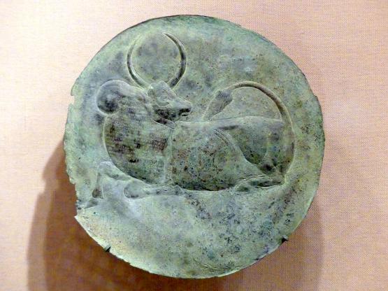 Scheibe mit liegendem Zebu, 2200 - 1800 v. Chr., Bild 1/2