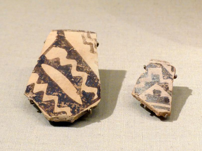 Gefäßframente mit Dekor, Frühe Harappanzeit (1 und 2), 3000 - 2600 v. Chr., 3000 - 2600 v. Chr., Bild 1/2