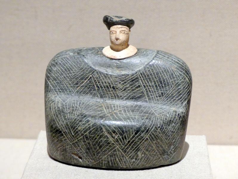 Sitzende Frau, Bronzezeit, 3365 - 700 v. Chr., 2200 - 1700 v. Chr., Bild 1/2