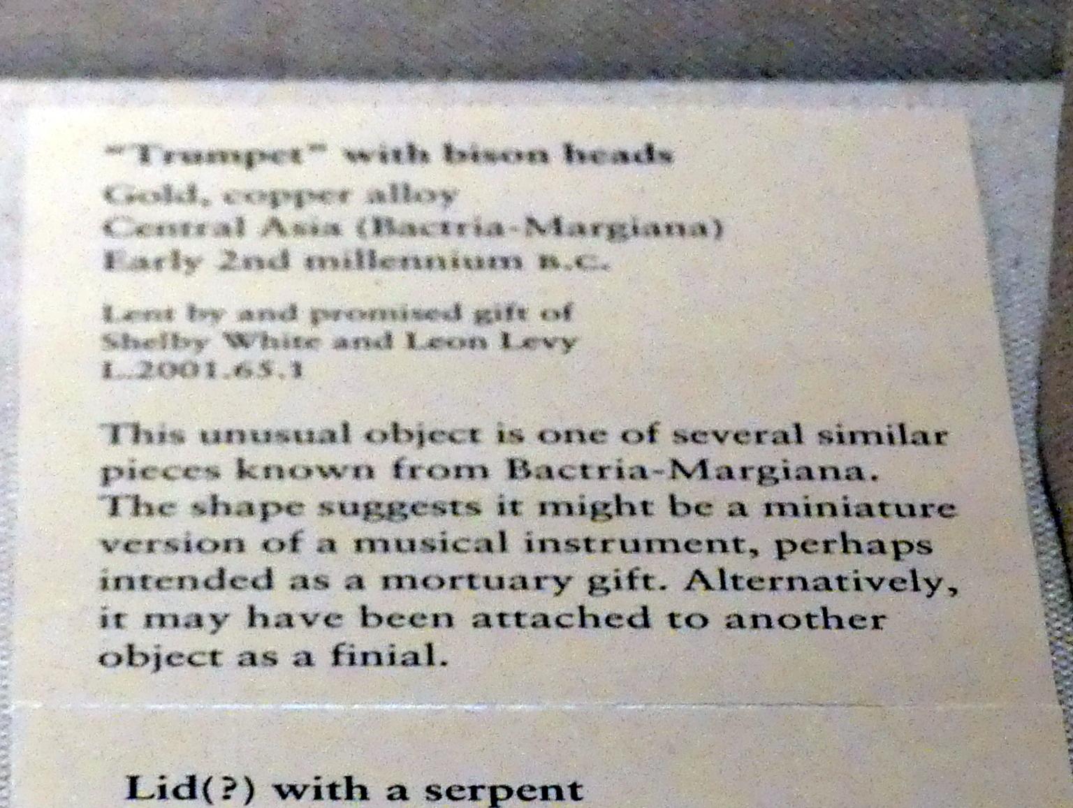 'Trompete' mit Bisonköpfen, 2000 - 1800 v. Chr., Bild 2/2