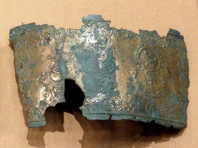 Gürtelfragmente mit Gottheiten auf Stieren und Löwen, 700 - 600 v. Chr., Bild 2/3
