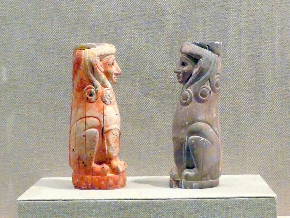 Möbelbasis: weibliche Sphinxen mit Locken im Hathor-Stil, Assyrisches Reich, 1920 - 1600 v. Chr., 1820 - 1740 v. Chr., Bild 2/3