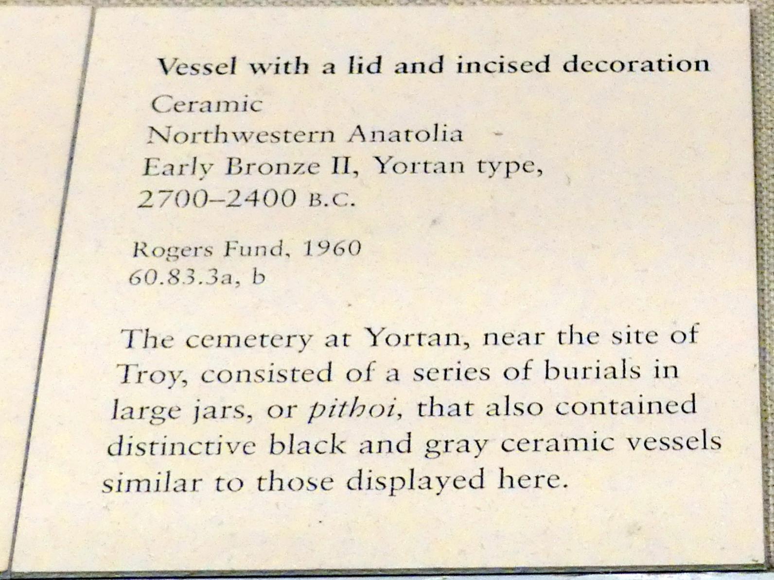 Gefäß mit Deckel und geritzter Dekoration, Frühe Bronzezeit II, 2700 - 2400 v. Chr., 2700 - 2400 v. Chr., Bild 2/2