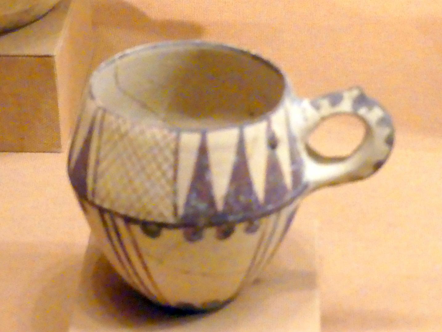 Henkeltasse, 900 - 700 v. Chr.