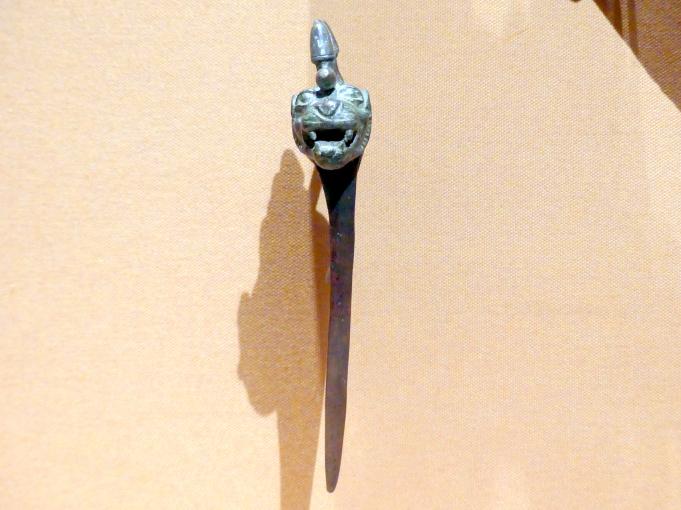 Axtkopf mit Stacheln, Eisenzeit, 1200 - 1 v. Chr., 1200 - 900 v. Chr., Bild 2/3
