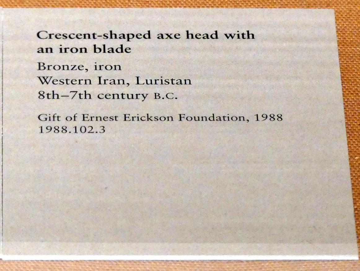 Halbmondförmiger Axtkopf mit Eisenklinge, Eisenzeit II, 1000 - 700 v. Chr., 1000 - 800 v. Chr., Bild 2/2