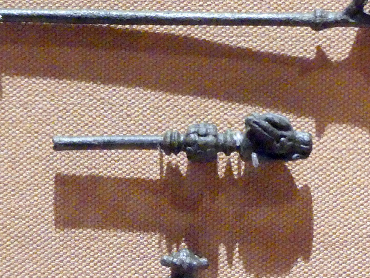 Nadel mit Tierkopf, Eisenzeit III, 800 - 600 v. Chr., 800 - 600 v. Chr., Bild 1/2