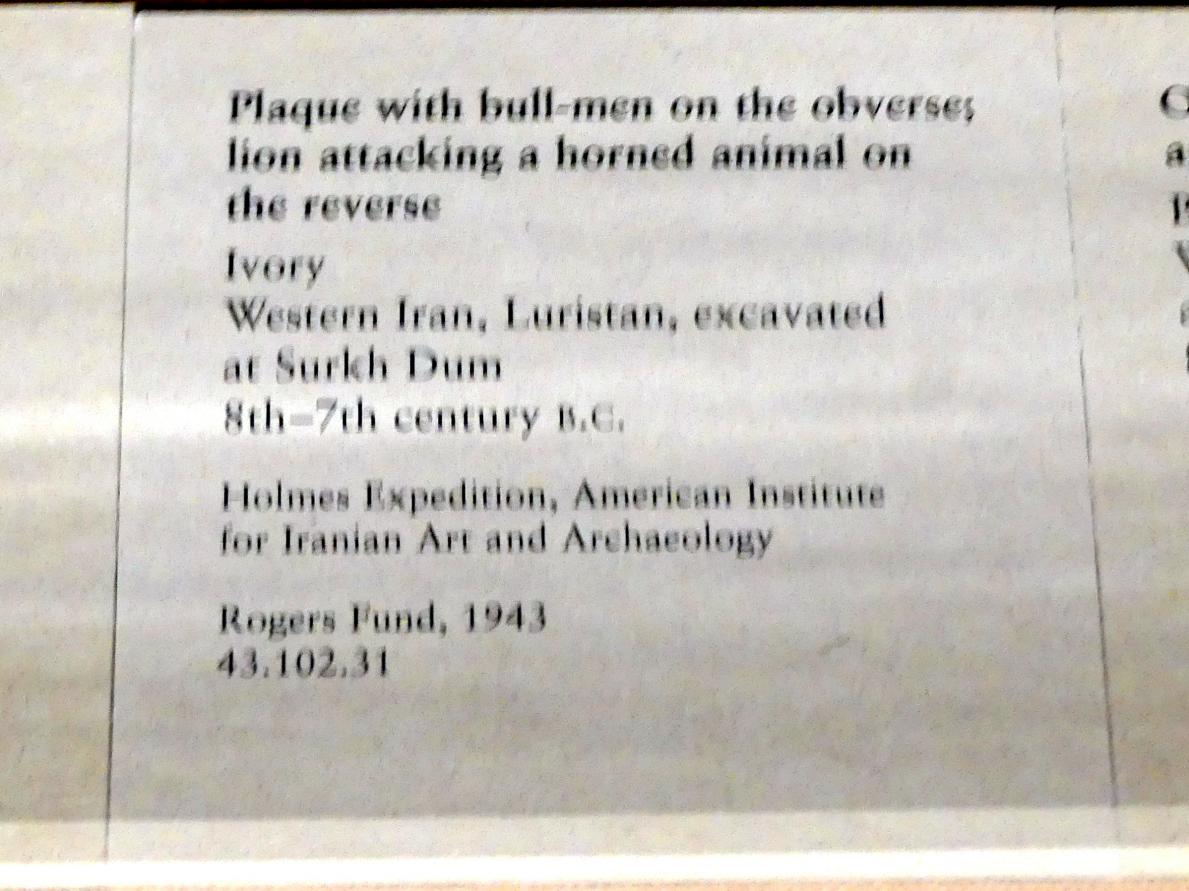 Plakette: Stiermänner (Vorderseite); Löwe greift ein gehörntes Tier an (Rückseite), Eisenzeit III, 800 - 600 v. Chr., 800 - 600 v. Chr., Bild 3/3