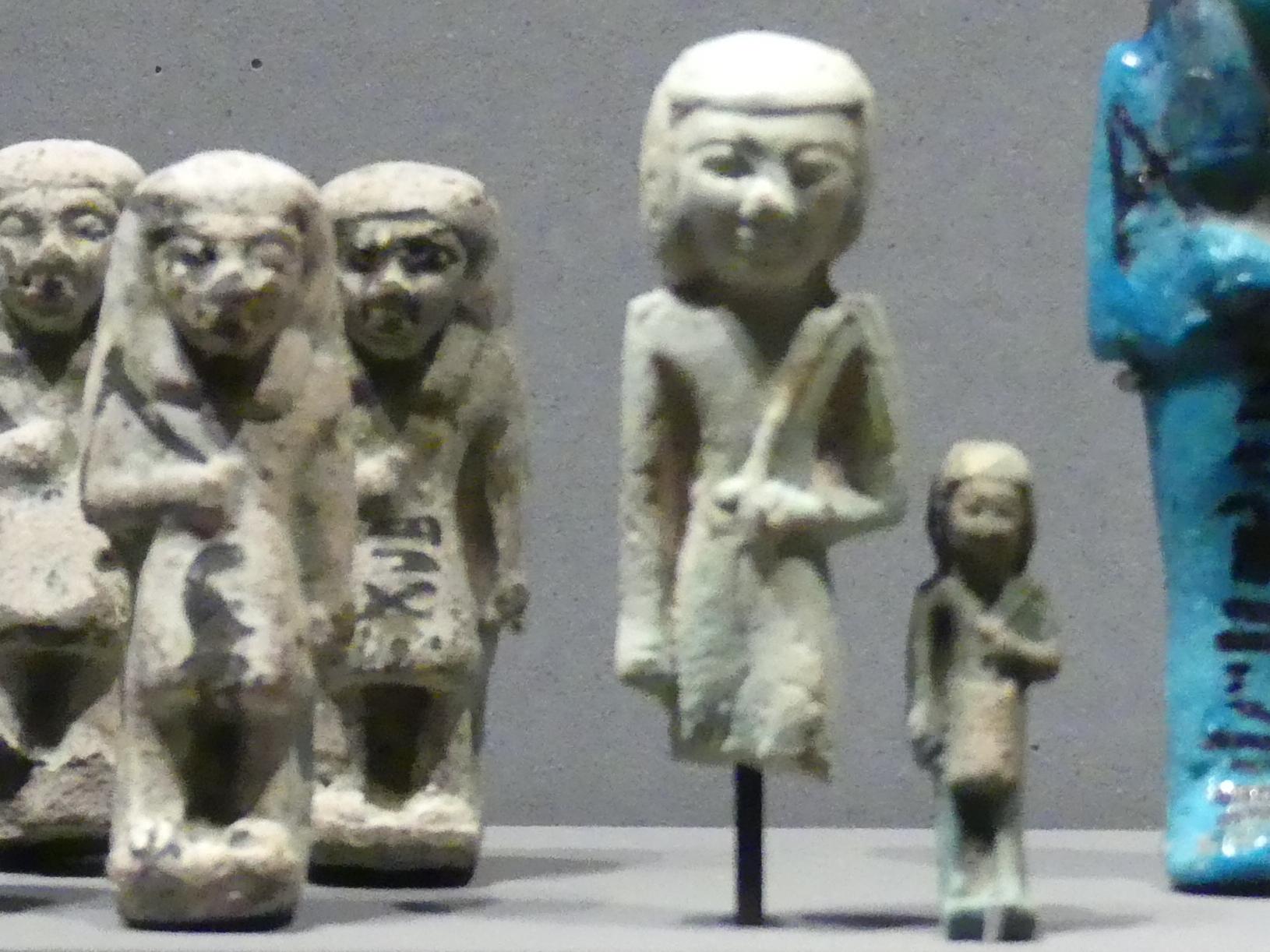 Zwei Uschebtis in der Tracht der Lebenden, 21. Dynastie, Undatiert, 22. Dynastie, Undatiert, 1000 - 800 v. Chr.