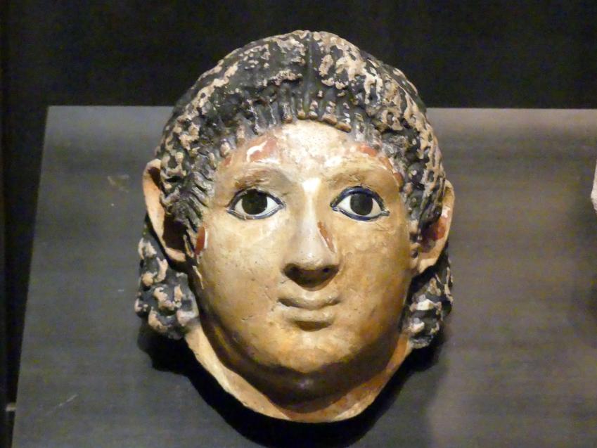 Mumienmaske einer Frau mit Augeneinlagen, Römische Kaiserzeit, 27 v. Chr. - 54 n. Chr., 100, Bild 1/2