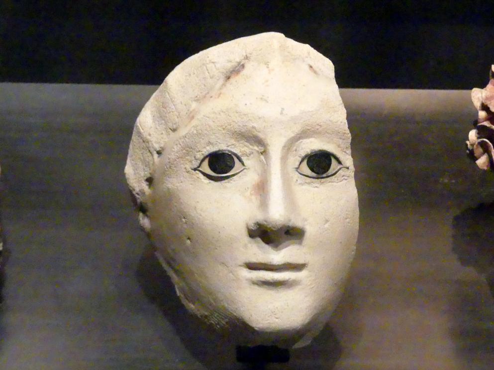 Mumienmaske einer älteren Frau, Römische Kaiserzeit, 27 v. Chr. - 54 n. Chr., 100 - 200, Bild 1/2