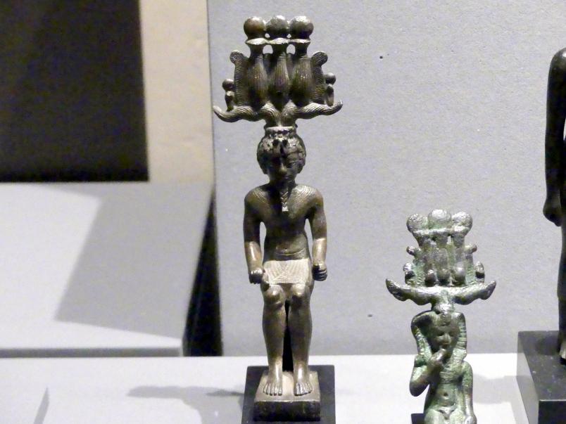 Sitzfigur des Onuris-Schu in Menschengestalt mit dreifacher Atef-Krone, Spätzeit, 360 - 342 v. Chr., 600 - 300 v. Chr.