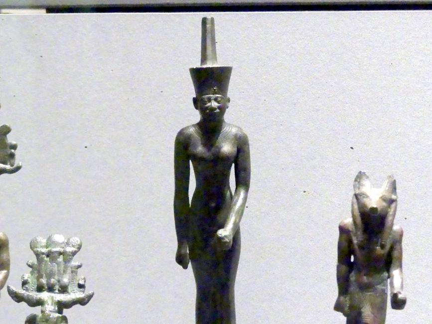 Standfigur der Neith in Menschengestalt mit unterägyptischer Krone, 25. Dynastie, 705 - 690 v. Chr., 700 v. Chr., Bild 2/3