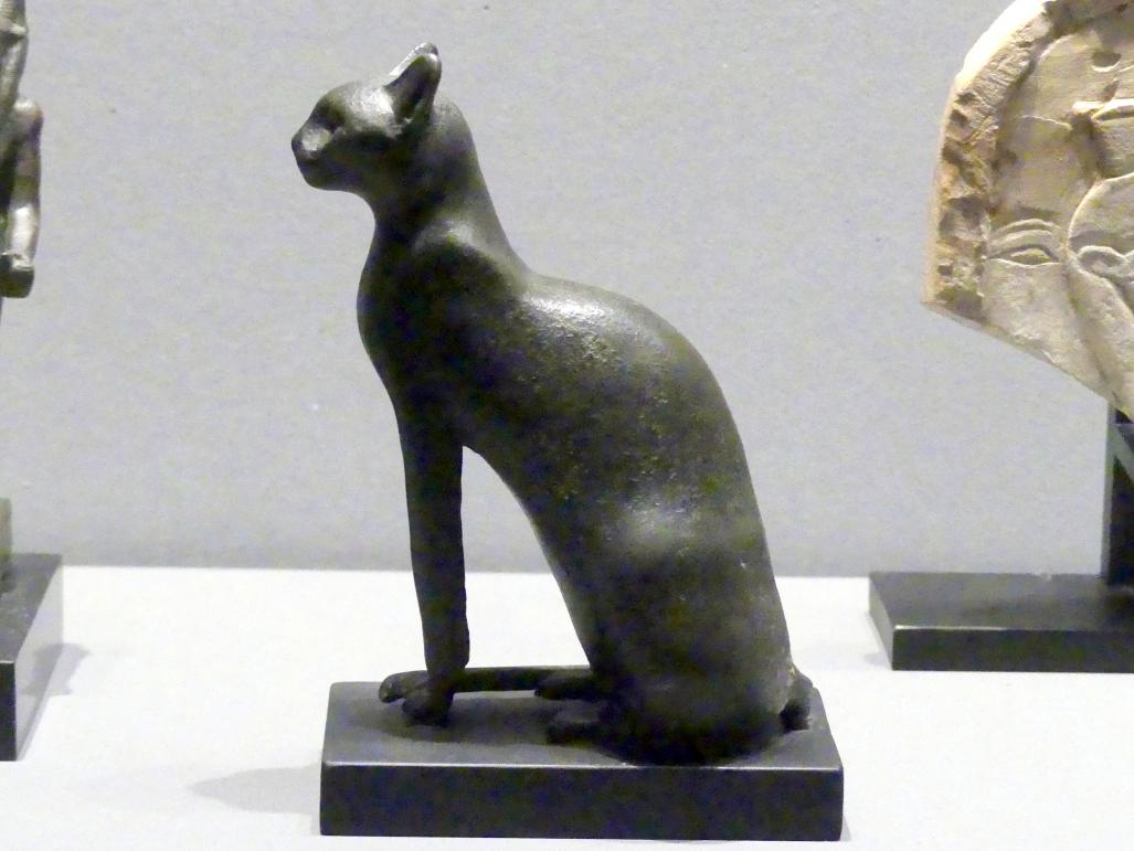 Figur des Bastet in Tiergestalt als Katze, Spätzeit, 664 - 332 v. Chr., 600 - 300 v. Chr.