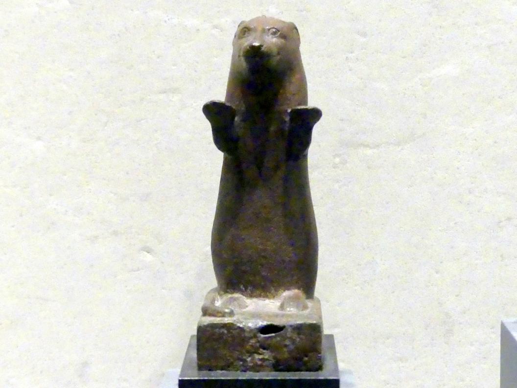 Figur eines Ichneumons als Abbild einer Erscheinungsform des Sonnengottes, Spätzeit, 360 - 342 v. Chr., 600 - 400 v. Chr., Bild 1/3