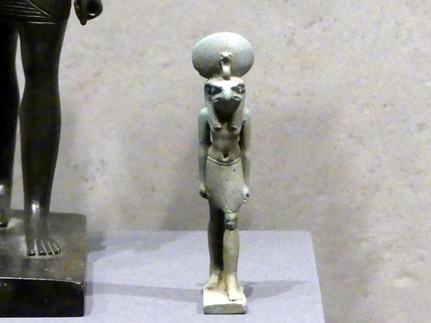 Statuette des falkenköpfigen Sonnengottes Re-Harachte mit menschlichen Ohren, Spätzeit, 360 - 342 v. Chr., 600 - 300 v. Chr.