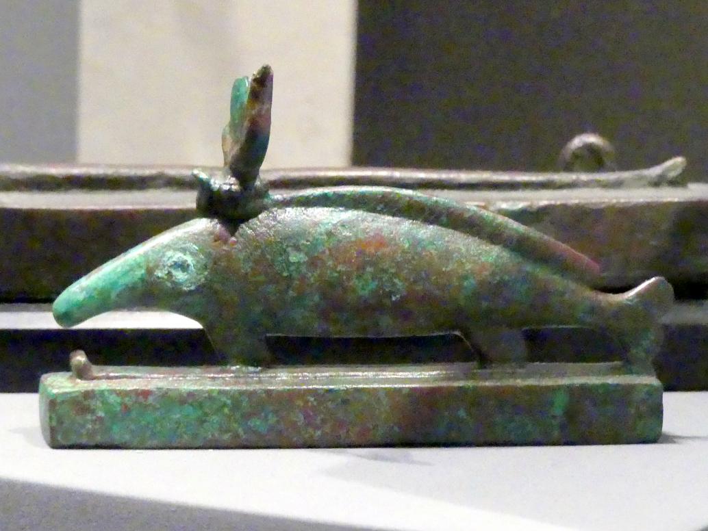 Figur des Oxyrhynchos-Fisches mit Götterkrone, Spätzeit, 664 - 332 v. Chr., 600 - 400 v. Chr.