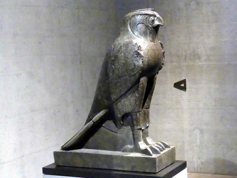 Figur des Gottes Horus als Falke, Ptolemäische Zeit, 400 v. Chr. - 1 n. Chr., 300 - 200 v. Chr., Bild 2/4