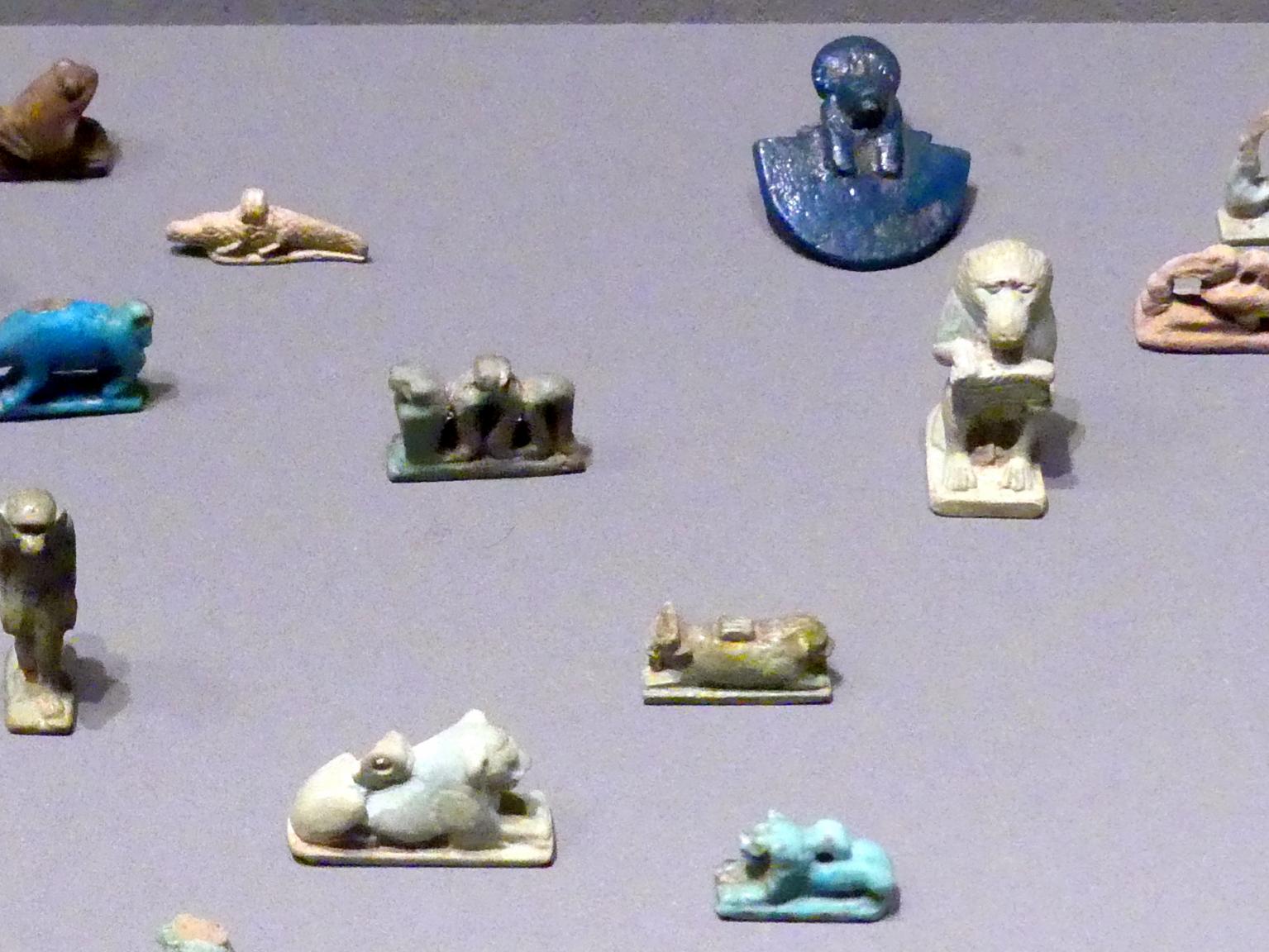 Amulette: Aegis, Schlange, Mischwesen mit Stier- und Löwenkopf, Löwen, Heh (Million), 900 - 300 v. Chr.