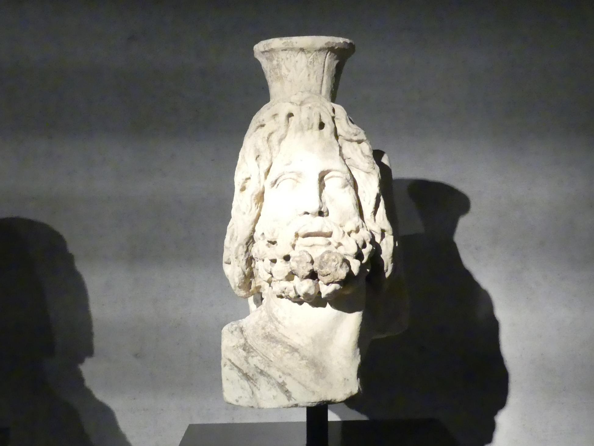 Oberteil einer Statue des Gottes Serapis, Römische Kaiserzeit, 27 v. Chr. - 54 n. Chr., 300 - 500, Bild 1/2