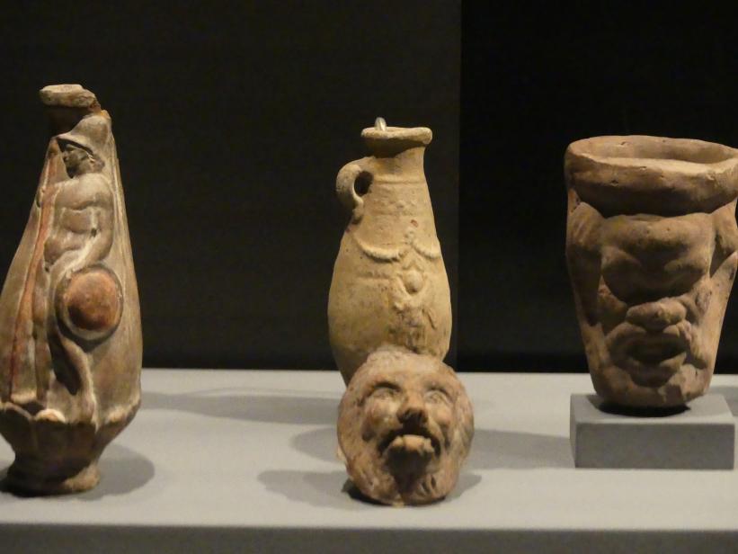 Henkelkanne mit Girlandendekor und Eroten, Koptische Zeit, 200 - 800, 300 - 600