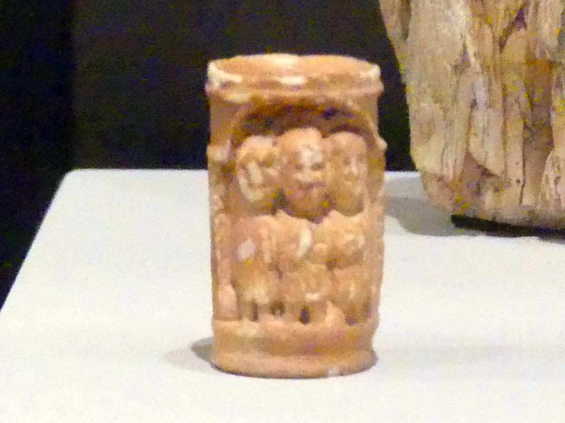Kleine Dose (Pyxis) mit Heiligendarstellungen, Koptische Zeit, 200 - 800, 400 - 600
