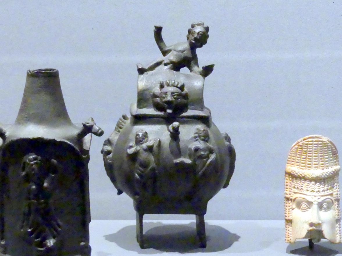 Zwei Weihrauchgefäße mit figürlichem Dekor, Koptische Zeit, 200 - 800, 300 - 600, Bild 2/3