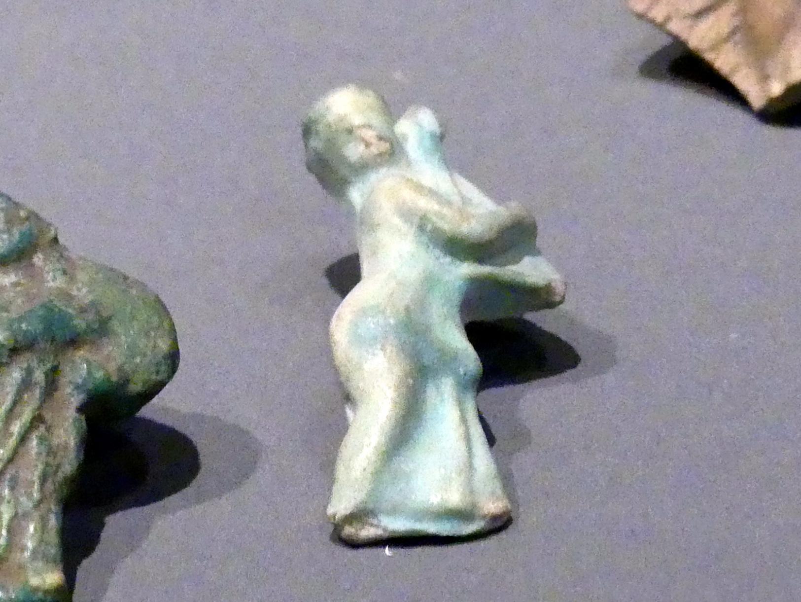 Zwei Figuren musizierender Mänaden, 100 v. Chr. - 200 n. Chr., Bild 3/4