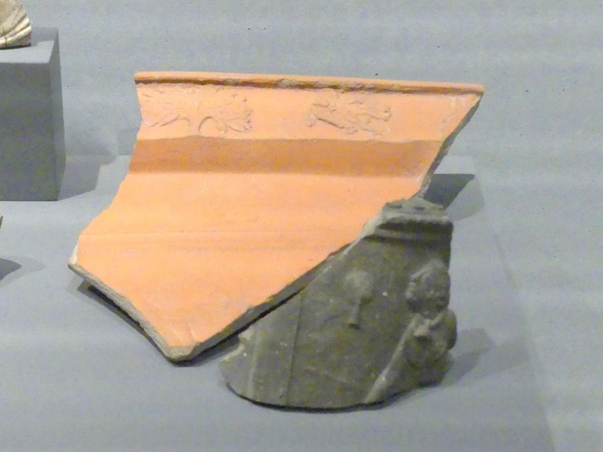 Drei Gefäßscherben mit figürlichen Darstellungen, Römische Kaiserzeit, 27 v. Chr. - 54 n. Chr., 1 - 300, Bild 1/3