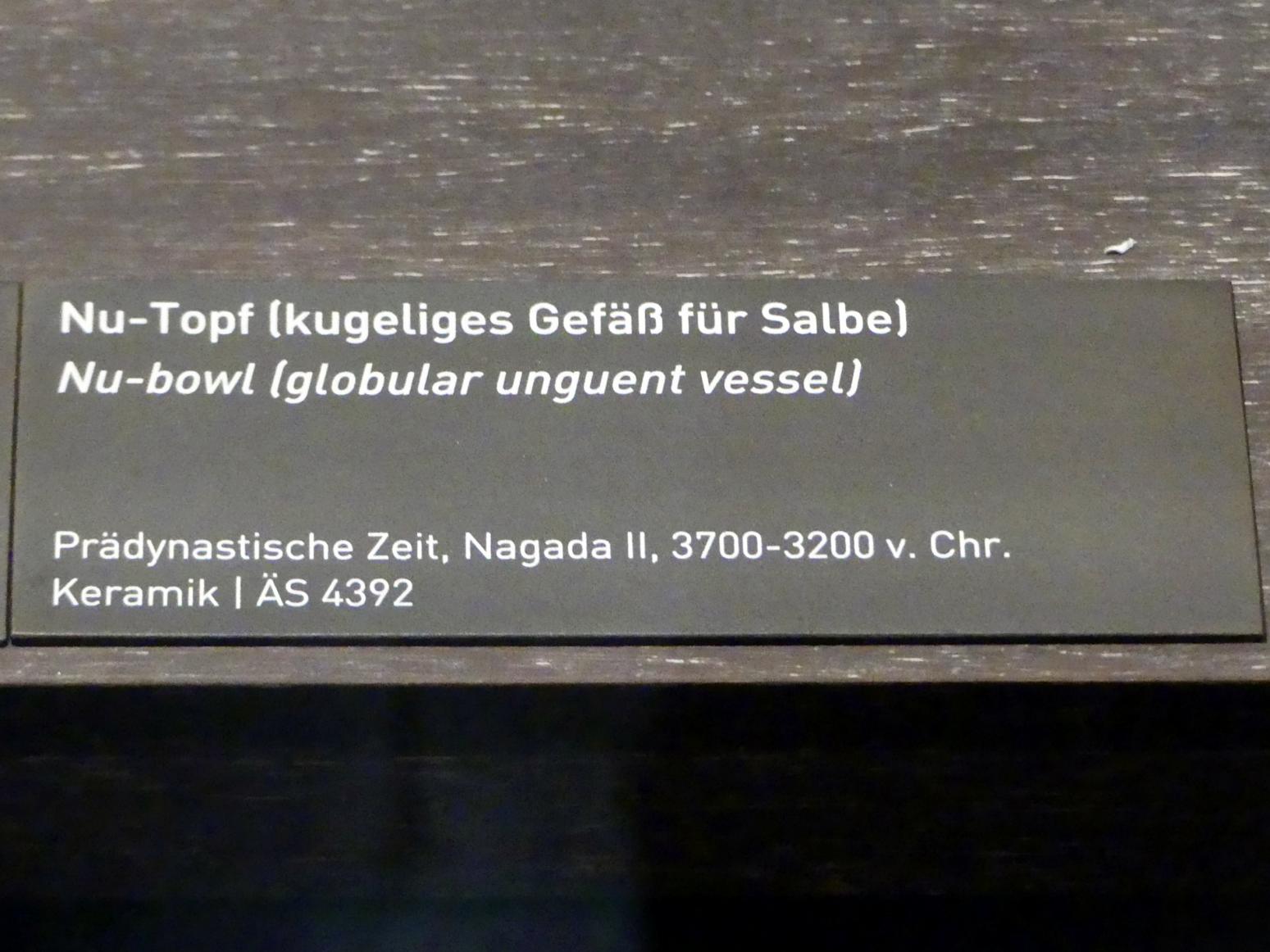 Nu-Topf (kugeliges Gefäß für Salbe), Naqada II, 3700 - 3100 v. Chr., 3700 - 3200 v. Chr., Bild 2/2